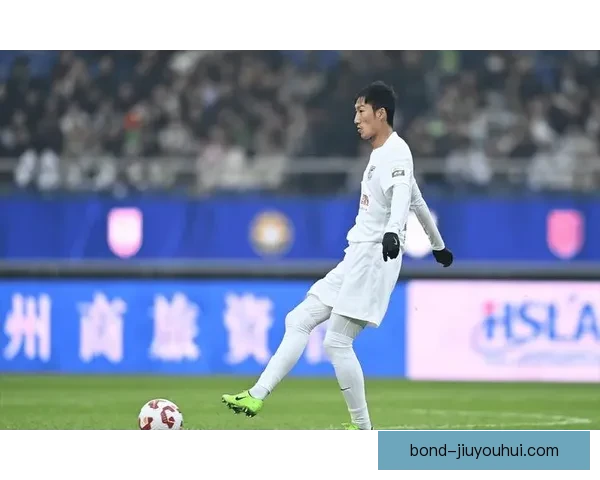 大连英博凭主场热力和稳健战绩夺中甲亚军重返顶级联赛
